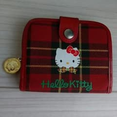 snowさん専用です。 キティちゃん　二つ折り財布のサムネイル