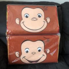 【専用】がたぴし様　おさるのジョージ枕  黄色1つのサムネイル