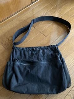 LOWRYS FARM ブラックショルダーバッグのサムネイル