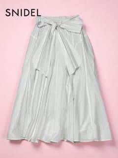 一押し 可愛い！【美品】SNIDEL ホワイト フレアスカートのサムネイル