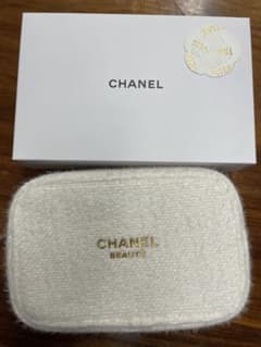 CHANEL シャネル　2024 クリスマスコフレ　ホリデー　ノベルティポーチのサムネイル