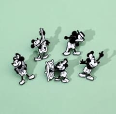 ミッキー　ピンバッジ5個セットのサムネイル
