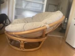 ラタン製ベージュラウンド型ソファのサムネイル