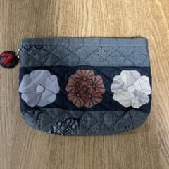 ハンドメイド　パッチワークポーチのサムネイル
