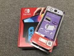 任天堂switch　有機EL クリアープロテクト付き　【新品・未使用・未開封】のサムネイル