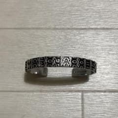 MARC JACOBS ザ エナメル ロゴディスク ヒンジ ブレスレット - メルカリ