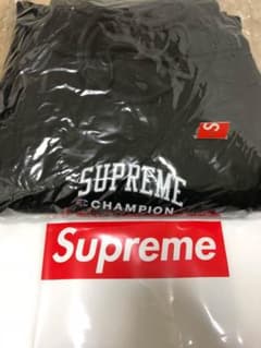 supremeのサムネイル