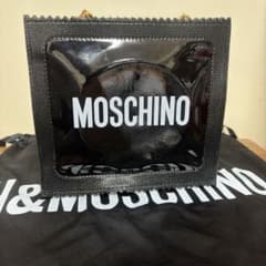 H&MOSCHINO パテントショルダーショルダーバッグ H&M コラボ - メルカリ