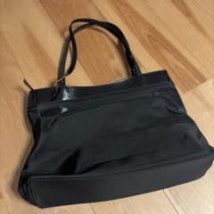 黒のビジネスバッグ　就活バッグのサムネイル