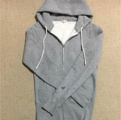 美品( ˊᵕˋ* )ドレステリア パーカーのサムネイル