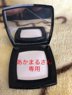 シャネル プードゥル ルミエール グラッセのサムネイル