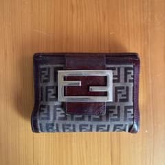 フェンディ FENDI 二つ折り財布のサムネイル