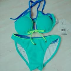 交渉中につき交渉NG!値下げOK!新品未使用 ROXY ビキニのサムネイル