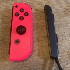任天堂スイッチ　Joy-Con ネオンピンク　クリップ付きのサムネイル