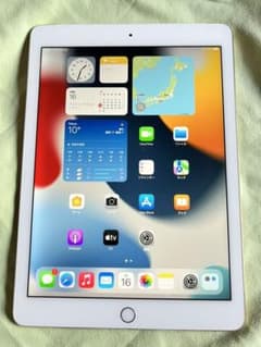 ともさん専用美品iPad Air2 SoftBankセルラー 32GB ゴールドのサムネイル