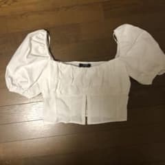 【新品】bershka パフスリーブ　ブラウスのサムネイル