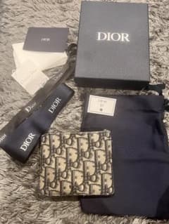 DIOR ディオール　二つ折り財布のサムネイル