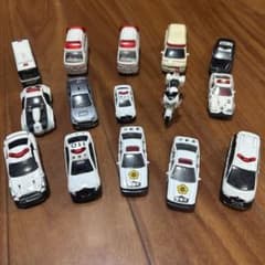 トミカ パトカー 救急車 まとめ売り 14台セットのサムネイル