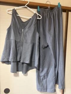 ノースリーブ ペプラムトップス パンツ セットアップ グレーのサムネイル