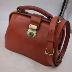 ヘルツ HERZ ミニドクターバッグ ショルダーバッグ 赤 - メルカリ