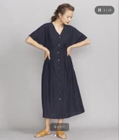 【美品】BEAUTY&YOUTH フロントボタンVネックワンピースのサムネイル