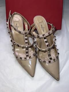 【超お値下げ‼️】VALENTINO GARAVANI ロックスタッズ パンプスのサムネイル