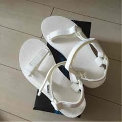未使用 teva ホワイトサンダルのサムネイル