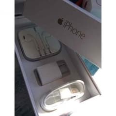 iPhone純正イヤホン＋充電器のサムネイル