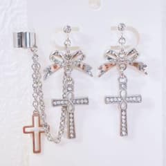 [694] Landmine-type mass-produced sparkling cross earrings and ear cuffs