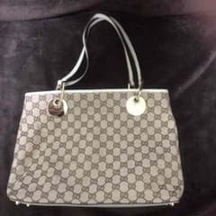 GUCCIバックのサムネイル