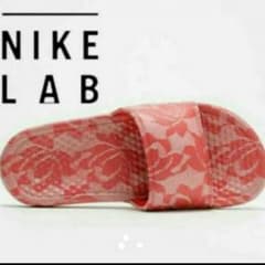 24NIKE LAB限定 ナイキ ベナッシ サンダル 花柄のサムネイル