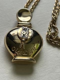 VALENTINO OLIVER pug 香水瓶モチーフ ネックレス ペンダント VALENTINO OLIVER pug 香水瓶モチーフ ネックレス ペンダント - メルカリ