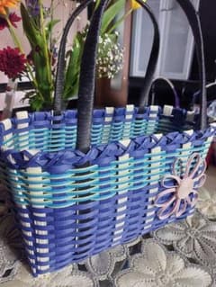 ハンドメイド 手編み かごバッグ ブルー系のサムネイル