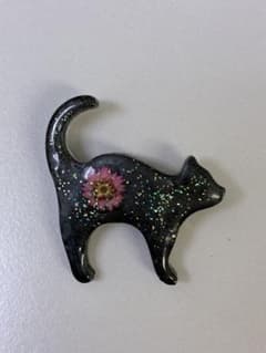 ハンドメイド猫ブローチレジン - メルカリ