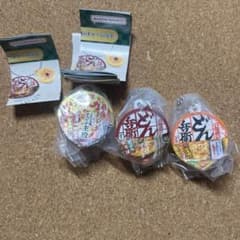 どん兵衛 ガチャガチャ キーホルダーのサムネイル