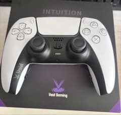 Void Gaming INTUITION PS5 コントローラーのサムネイル