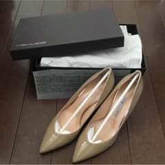 ★Lii様専用です★新品！ペリーコ ベージュ パンプスのサムネイル