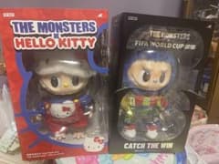 ラブブTHE MONSTERS ハローキティ & サッカー選手のサムネイル