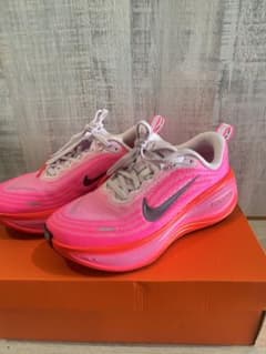 Nike ZoomX ピンク ランニングシューズ 23.5cmのサムネイル