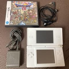 ニンテンドーDS Lite + ドラゴンクエストIX イヤフォン付きのサムネイル