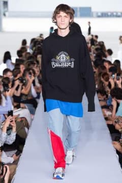 VETEMENTS Levi’s デニム トラックパンツ BALENCIAGAのサムネイル