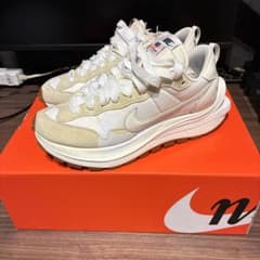 NIKE × sacai VaporWaffle White Gumのサムネイル