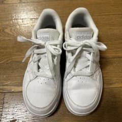 スニーカーのサムネイル