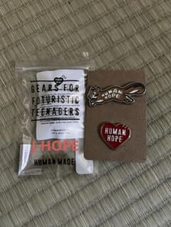 j-hope of BTS HUMAN HOPE Pins "Red"のサムネイル