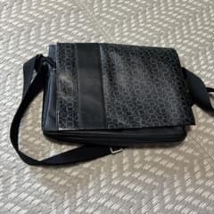 Calvin Klein メッセンジャーバッグ ブラックのサムネイル