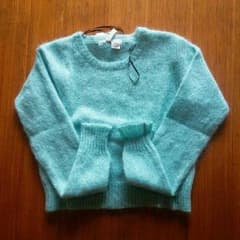 水色ニットのサムネイル