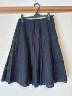 新品【VICENS】黒透かしチェック柄 フレアスカート 膝丈〈値下げしました〉のサムネイル