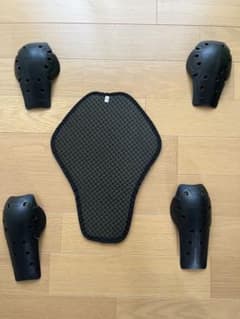 RSタイチ　ジャケット用プロテクター一式のサムネイル