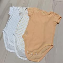 【夏休み限定SALE】ユニクロ　肌着　ロンパース　3枚セットのサムネイル