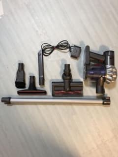ダイソンDC62＆付属品3点　※充電器はジャンクのサムネイル